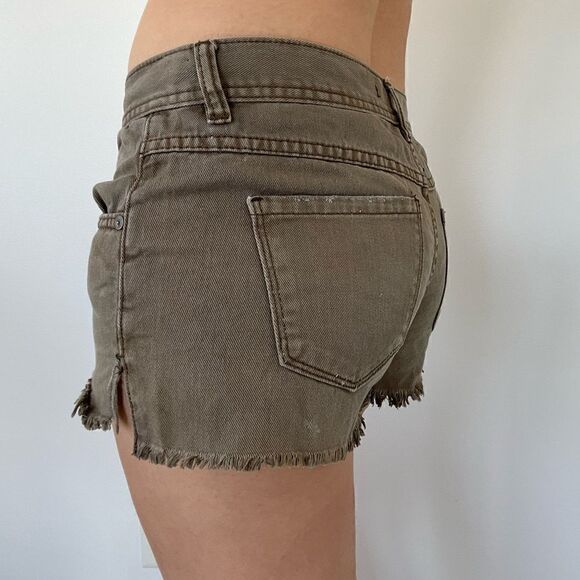 Free People Distressed Frayed Raw Hem Denim Shorts Size 26 Brown Green Festival - Picture 6 of 6